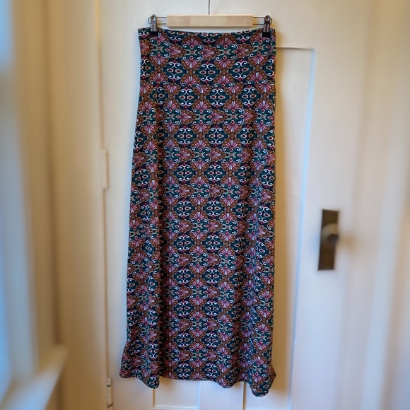 Urban Coco Maxi Skirt - Picture 2 of 4
